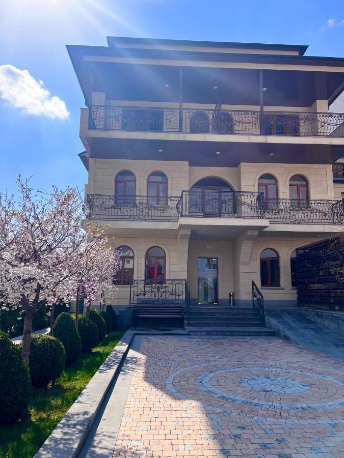 Bien Hotel Erevan Exterior foto
